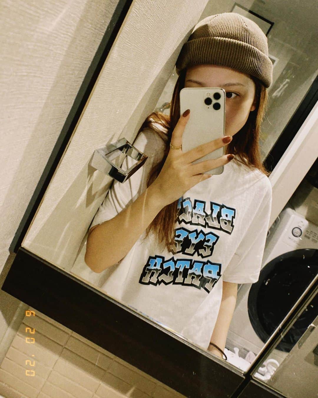 仲本莉絵瑠のインスタグラム：「誰かに気を使わない、文句も愚痴も言われない、 だから1人が楽ちん! 自由人👌🏼 #ひとりだとずっとすっぴん #でもそろそろメイクライブ恋しい」