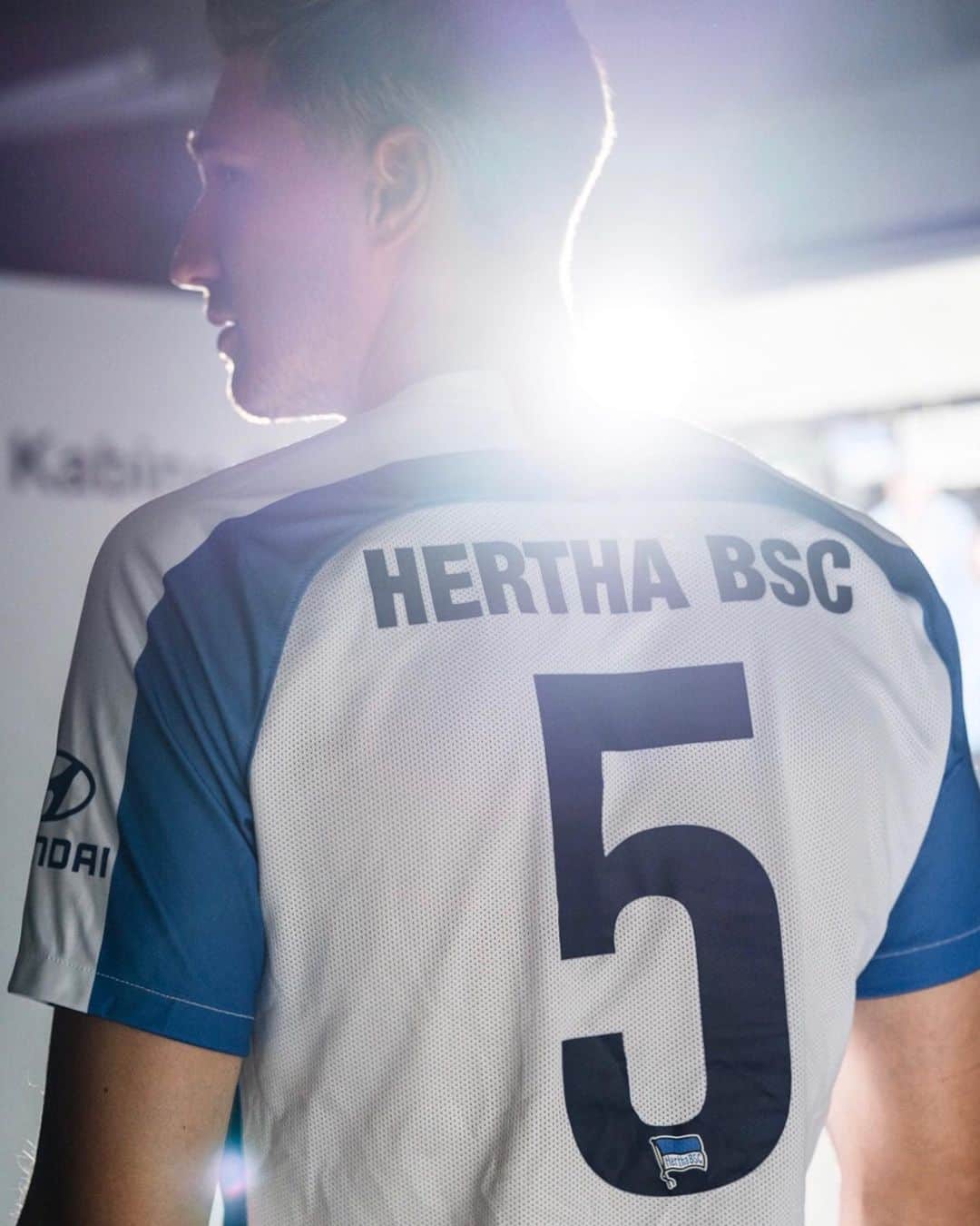 ニクラス・シュタルクのインスタグラム：「🔜 #BSCB04 ⚽️」