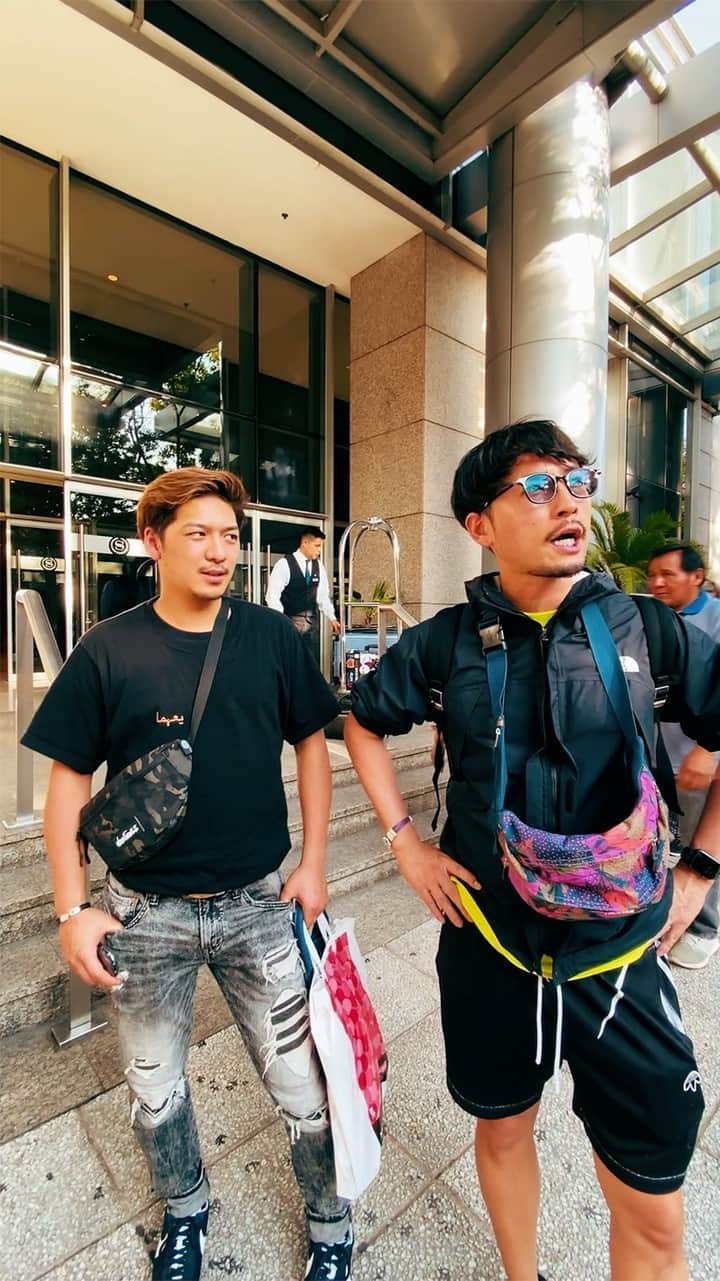 小柳津林太郎のインスタグラム：「Want to share my journey in Argentina Vol.4 We went explore and experience one of the greatest beef in the world🍖  1月に訪れたアルゼンチンの渡航の記憶を映像に落とし込みました。世界最高峰のステーキを見つけに旅した時の記録です。  今回は第4話です。 全5話あるので、順次配信していきます。  この旅は資生堂unoさんにサポートして頂きました。心から感謝。  #アルゼンチン #スキンケア #PR #ウーノ #肌は大人の勝負服 #資生堂 #SHISEIDO」