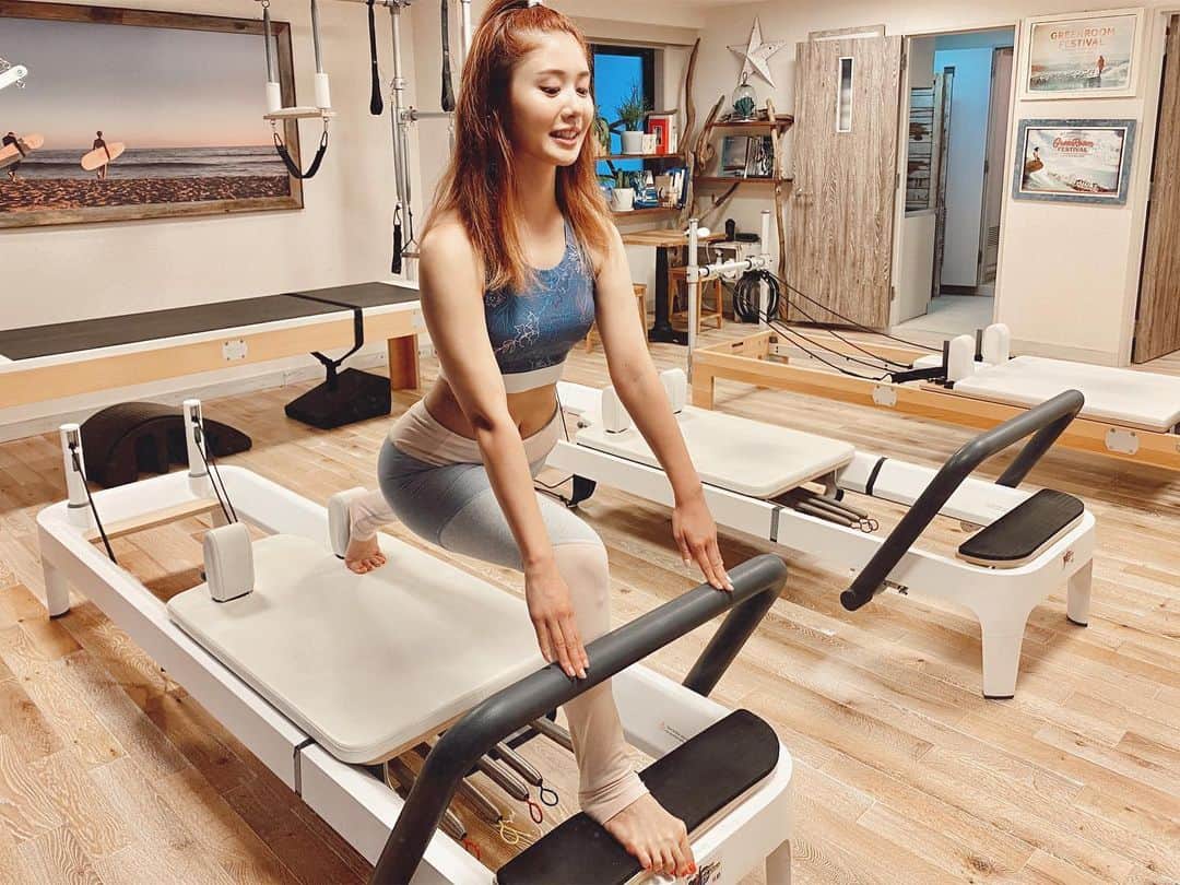 一木美里さんのインスタグラム写真 - (一木美里Instagram)「𝑝𝑖𝑙𝑎𝑡𝑒𝑠🏃‍♀️🧘‍♀️☀️﻿ 𝑇ℎ𝑎𝑛𝑘 𝑦𝑜𝑢﻿ @katoyayoi_official ♡ がんばります😂🔥﻿ ﻿ #pilates#workout#diet#ピラティス#ボディメイク#ダイエット」6月20日 18時07分 - misato_ichiki
