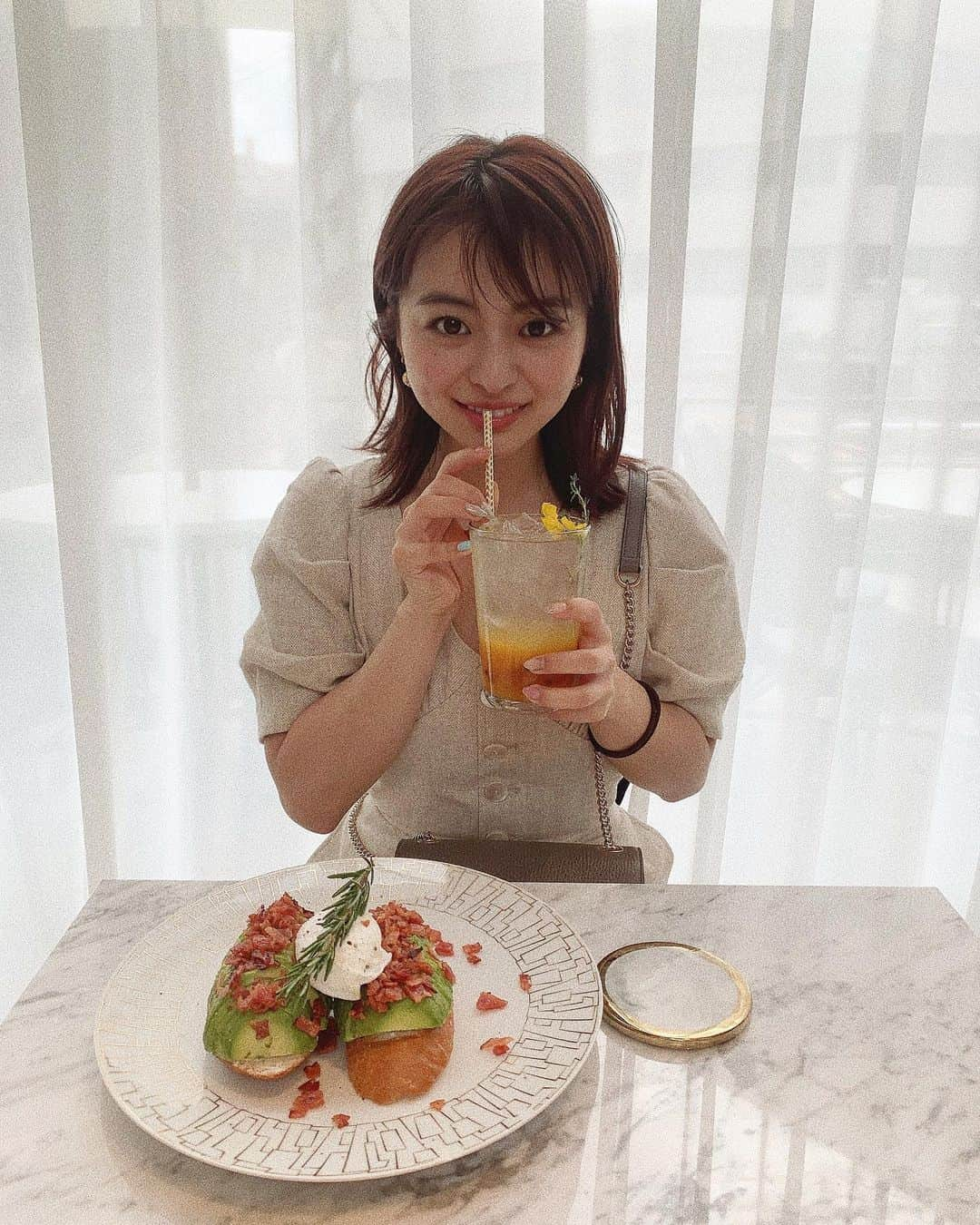 田中優衣さんのインスタグラム写真 - (田中優衣Instagram)「配属先が違って なかなか会えない同期とランチだけ。 3ヶ月ぶりでした。 元気そうでよかった。 #これは私 次は遠出できるようになったらだね！ と話したけどいつになることやら、、、😣」6月20日 18時26分 - heisei_8nen