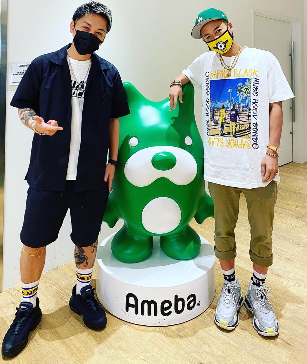 DJ HALのインスタグラム：「木曜日　@abemamix  Homies ありがとうございました！ with @djyutaro & @dj_bido  この夜.... 悲劇が😂😂😂 #食中毒　#金曜日の記憶曖昧」