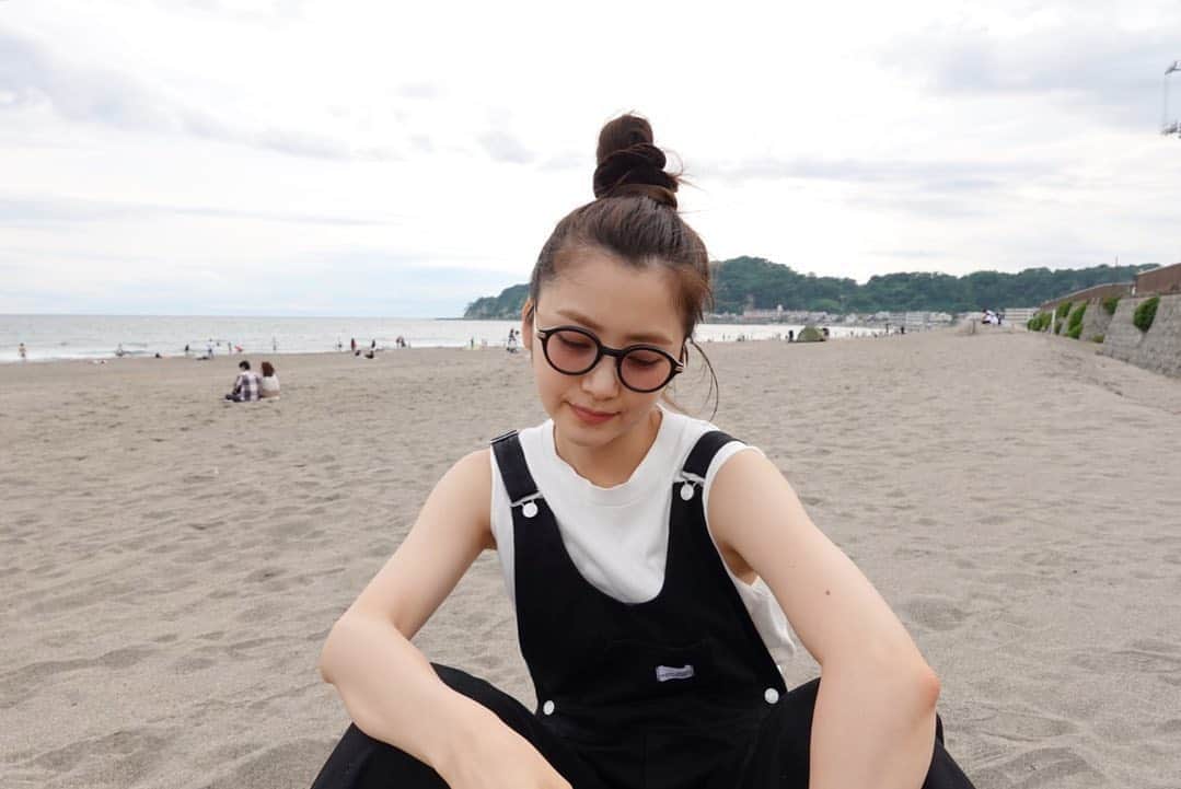 のインスタグラム：「メガネを夏仕様にしました🥭  #今日のコーデ  #overall #bedwinandtheheartbreakers #ベドウィンアンドザハートブレイカーズ  #tops #stunninglure #スタニングルアー #glasses #金子眼鏡」