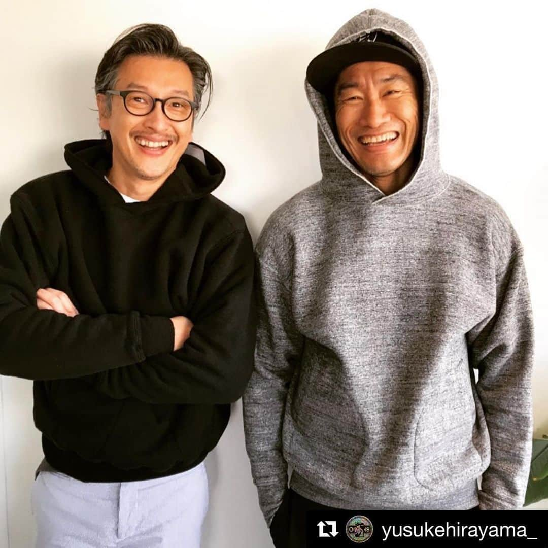 加藤章太郎さんのインスタグラム写真 - (加藤章太郎Instagram)「1970年組✌️✌️ #Repost @yusukehirayama_ with @get_repost ・・・ スウェットと港区おじさん  #港区おじさん  #東京カレンダー  #spalding #agspaldingbros  #yusukehirayama #平山祐介」6月20日 18時32分 - __shotaro__