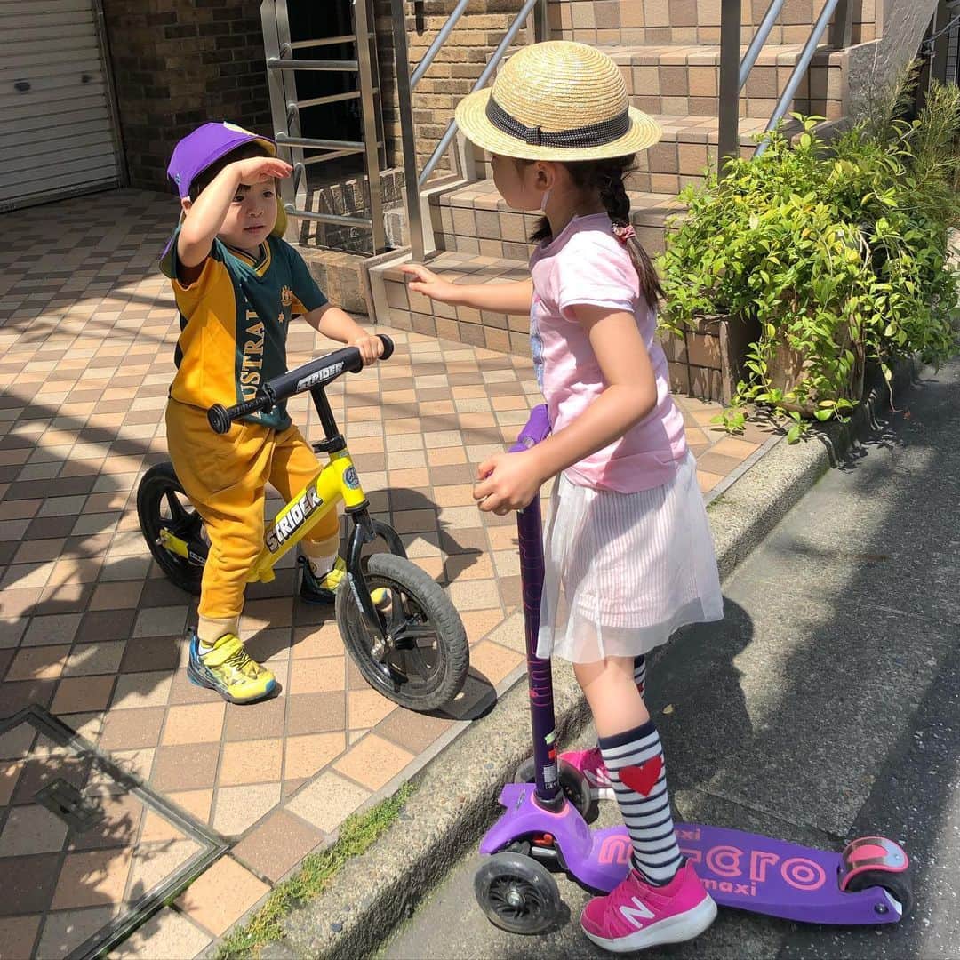 中岡由佳さんのインスタグラム写真 - (中岡由佳Instagram)「土曜日。朝からキックボードとストライダーで出発して習い事、外遊び、帰宅して絵の具。子供達のやりたい事をやらせてあげる週末は良いね✌️ #saturday #3y2m #5y10m」6月20日 18時42分 - yuka_nakaoka