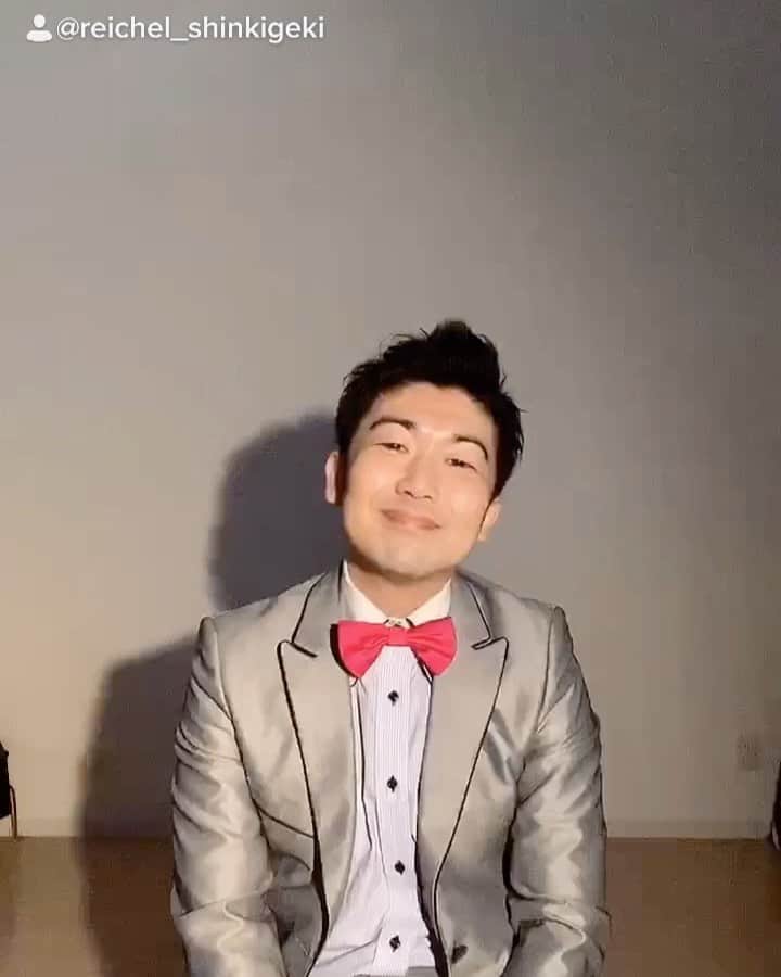 レイチェルのインスタグラム：「香水ギャグ。  part3。  by 瑛チェル。  #吉本自宅劇場 #吉本新喜劇 #レイチェル #TikTok #瑛人 さん #名曲 #香水 #ギャグ #別に君が求めてなくても #学校のテストなどでは全く使えない #どうでもいい情報を伝える男 #瑛チェル #でも本当は #そろそろ求めてきちゃってるんじゃないの？ #とか言っちゃって #🤣💨✨✨✨」