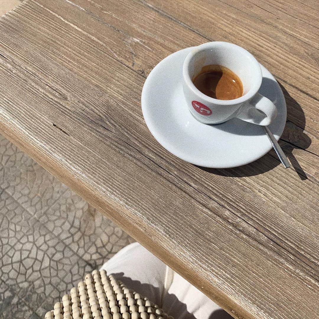 saanaaeのインスタグラム：「☕︎🤍」