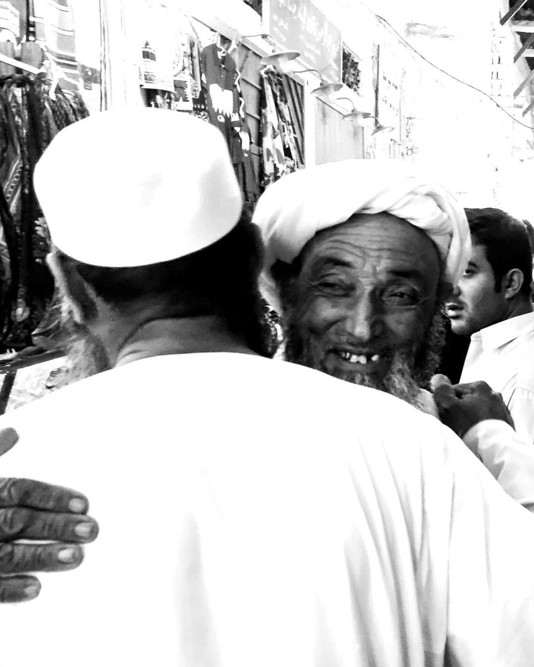 永瀬正敏さんのインスタグラム写真 - (永瀬正敏Instagram)「﻿ ﻿ ﻿ 《“Smile” from Qatar》﻿ ﻿ Photographed by M.Nagase﻿ ﻿ ﻿ #Smile #シリーズ #Qatar #カタール﻿ #歳をとっても友人と無邪気に抱き合える人になりたい﻿ #staysafe #過去写真 #filmスキャン﻿ #笑顔 #届きますように﻿ #永瀬正敏 #masatoshinagase﻿ #masatoshi_nagase_photography」6月20日 18時59分 - masatoshi_nagase_official
