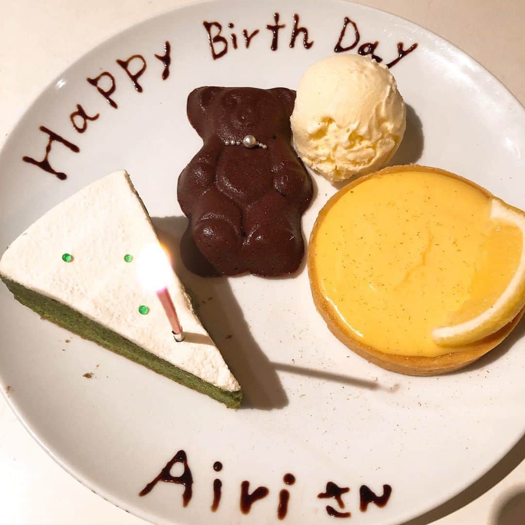 のインスタグラム：「@mimura.ami ありがとぉ🧸💓 最近みんな時差バースデーしてくれて嬉しい。。。🌹」
