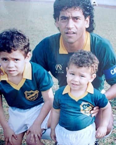 レアンドロ・カスタン・ダ・シウバさんのインスタグラム写真 (レアンドロ・カスタン・ダ・シウバInstagram)「Parabéns pai