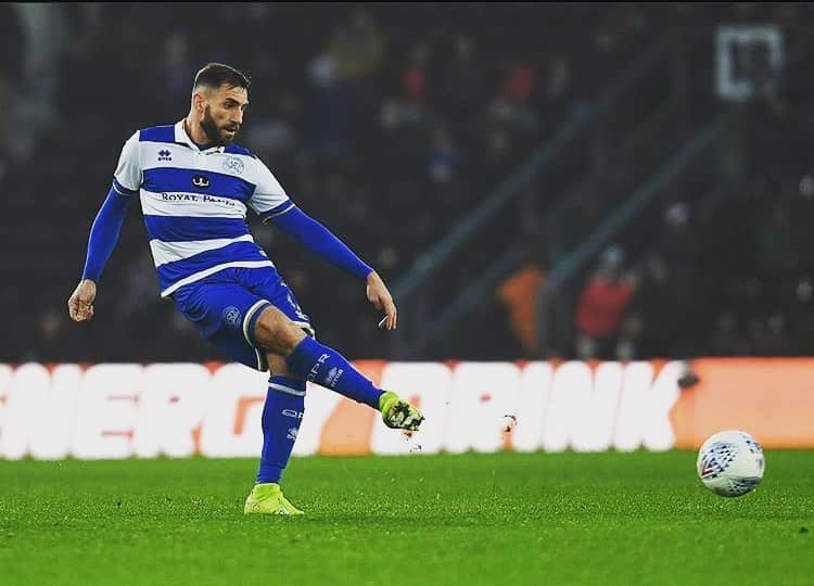 アンヘル・ランヘルのインスタグラム：「⚽️ is finally back! 👊🏼 🔵⚪️」