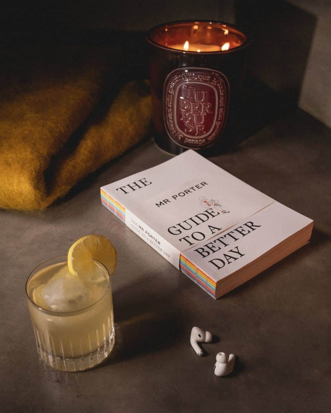 MR PORTERのインスタグラム：「To celebrate the launch of our new book, the MR PORTER Guide to a Better Day, we’ve pulled together 41 useful tips contained within its page. Designed to help you navigate life in all its complexity, they range from breakfasting like Mr Lucian Freud to working out like Mr Laird Hamilton and creating a work place like Mr Tom Dixon. Tap the link in bio to grab a copy of the book, and to find out else is inside. #MRPORTERHealthInMind」