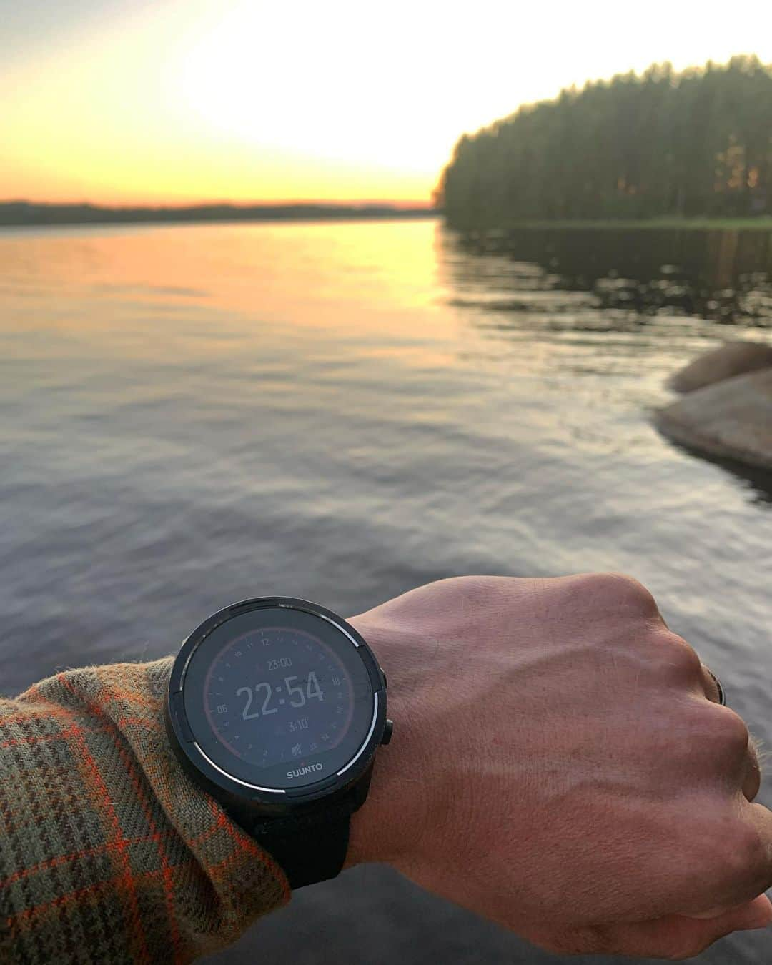 Suuntoさんのインスタグラム写真 - (SuuntoInstagram)「It’s the summer #solstice in the Northern Hemisphere. When does the sun set where you are? #midsummer #suunto9」6月21日 5時08分 - suunto