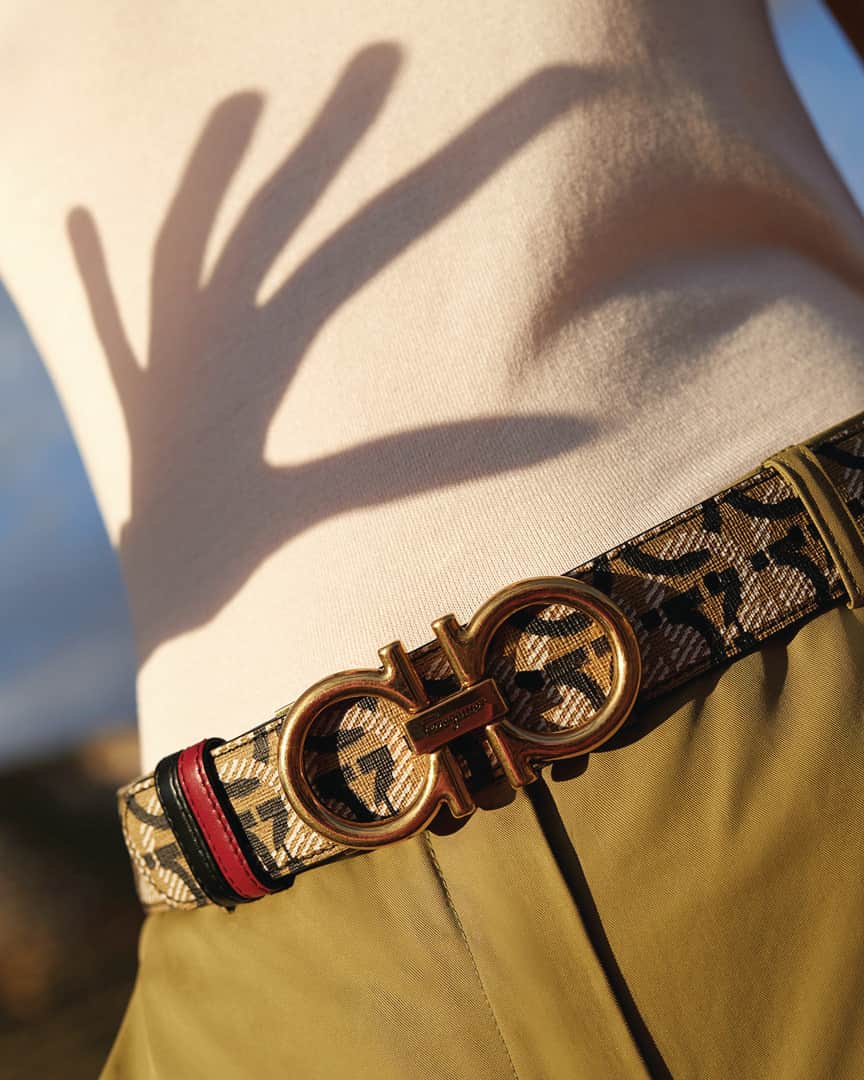 サルヴァトーレ・フェラガモさんのインスタグラム写真 - (サルヴァトーレ・フェラガモInstagram)「Buckle Up - an exclusive yet casual reversible women’s belt featuring the sophisticated gancini canvas pattern embellished with the signature gold gancini buckle #gancini」6月21日 6時00分 - ferragamo