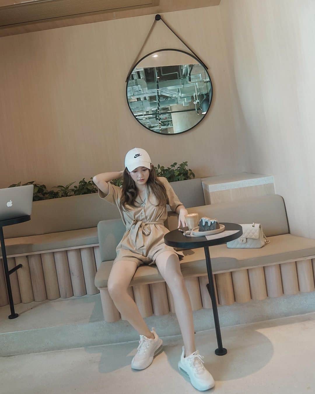 Giann Chanのインスタグラム：「Earth tone 🍂 . . #hkcafe #earthtone #tseungkwano #Hongkong」