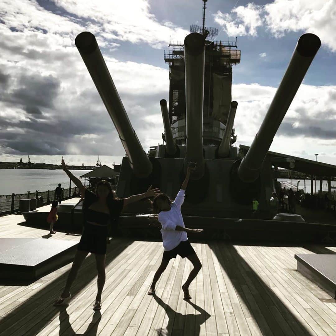 加賀美セイラのインスタグラム：「Few years ago when we visited #Pearlharbor it was such a big ship with an honor to #kamikaze  Amazing ship 🛥🛳⛴🚢　#Hawaii #かみかぜ丸」