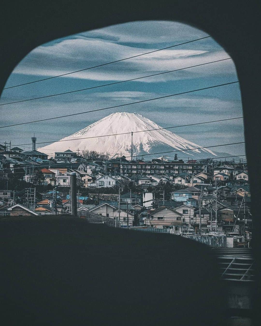 Berlin Tokyoのインスタグラム：「Grand view of Mt. Fuji appears in the distance, making the highlight of the trip on the bullet train. . . . #hellofrom #japan」