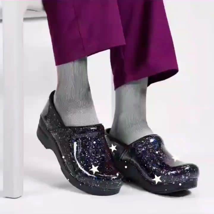 ダンスコのインスタグラム：「Add some sparkle to your scrubs.」