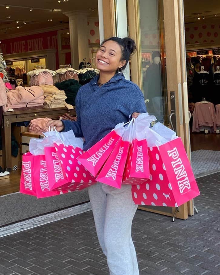 Victoria's Secret PINKさんのインスタグラム写真 - (Victoria's Secret PINKInstagram)「📢 Hey PINK fam! More of our stores are beginning to reopen! Check out VSPINK.com for local store details.」6月20日 22時02分 - vspink