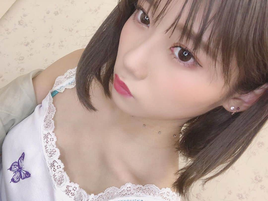 菖蒲まりんさんのインスタグラム写真 - (菖蒲まりんInstagram)「.﻿ ✧ ﻿ ﻿ ﻿ ﻿ ﻿ 北の国なのにあちち...(>_<;)ダヨ﻿ ﻿ ﻿ ﻿ .﻿ ﻿ ﻿ #me #レースキャミ  #white #ボブ #菖蒲まりん #NMB48 ﻿#✌🏻#💙 .﻿ ✧」6月20日 22時10分 - marin_nonfic