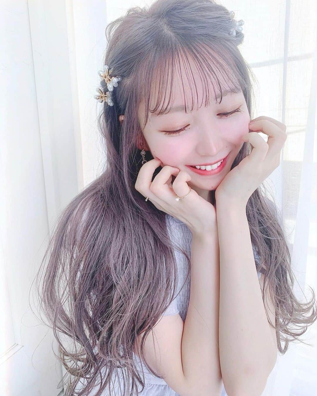 大谷映美里さんのインスタグラム写真 大谷映美里instagram ㅤㅤㅤㅤㅤㅤㅤㅤㅤㅤㅤㅤㅤ お姫様みたいな髪型 ㅤㅤㅤㅤㅤㅤㅤㅤㅤㅤㅤㅤㅤ この前 可愛いアレンジをしていただいたよ 前髪少しとサイドの毛をねじって クリップをon わたるマジック