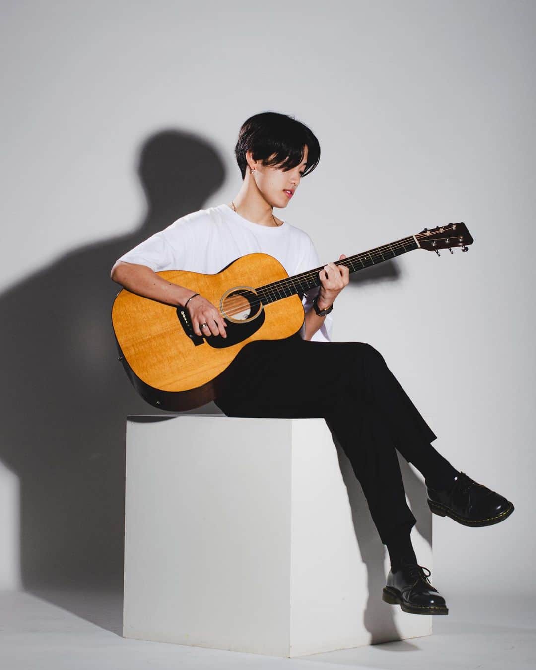 舟津真翔さんのインスタグラム写真 - (舟津真翔Instagram)「ギター弾いて歌ってる時が一番楽しい そこに聴いてくれるみんながいる事がもう幸せすぎだよね、」6月20日 22時24分 - _0709mf