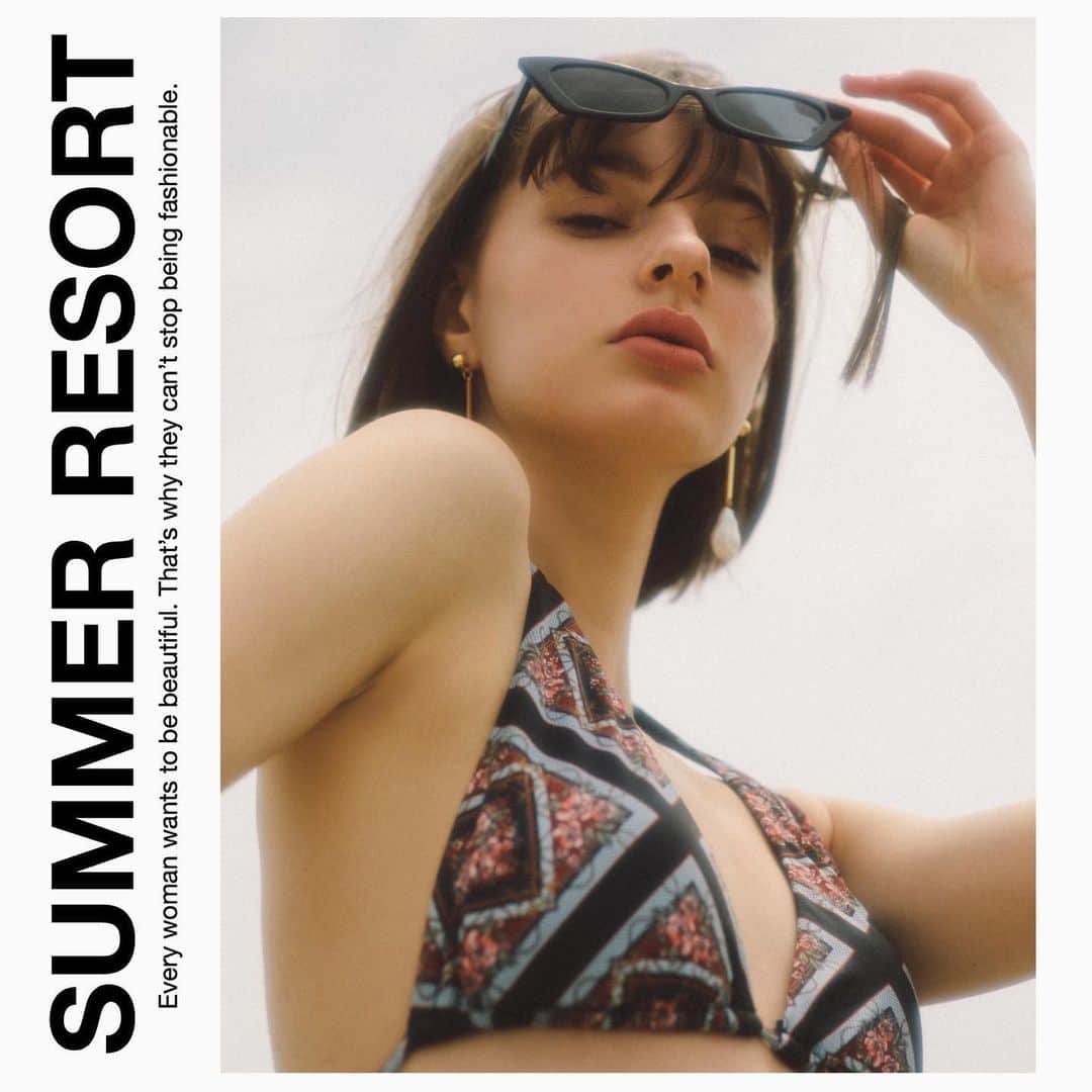 のインスタグラム：「.﻿ 【coming soon】﻿ ﻿ ✔︎2020ss swimwear 上下セット﻿ ﻿ 待望のswimwear 新シリーズ🌴﻿ 今季大人気だった"あの柄"が﻿ 上下セットになって登場。﻿ ﻿ #eimyistoire #eimy_ootd #eimy #spring #2020ss #fashion #coordinate #outfit #swimwear #エイミー #エイミーイストワール #水着 #スイムウェア」