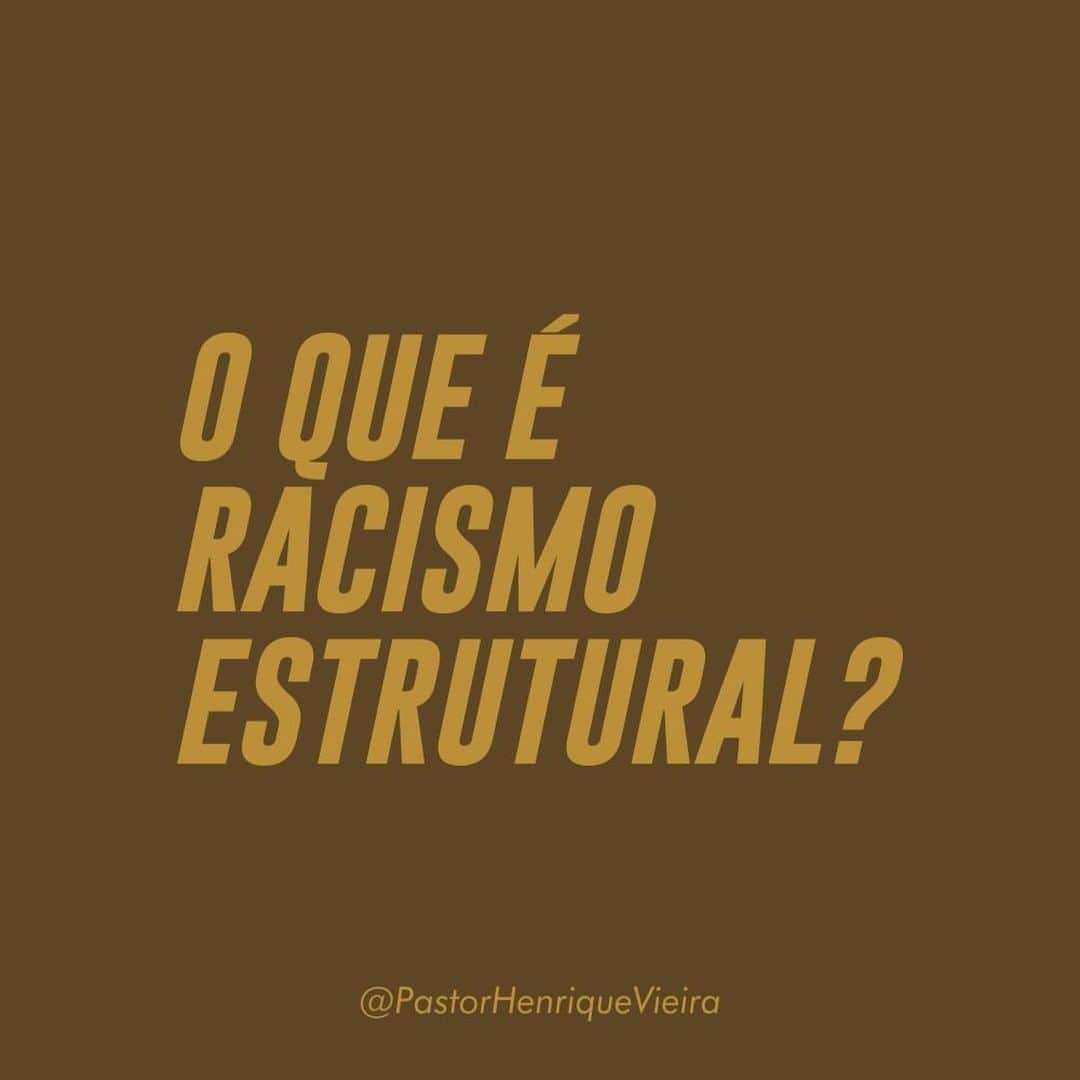 Bruno Gagliassoさんのインスタグラム写真 - (Bruno GagliassoInstagram)「(@pastorhenriquevieira) O racismo é um projeto de sociedade relacionado ao Colonialismo Europeu e Colonizador. A cultura europeia foi considerada como centro e referência e tudo mais foi posto à margem, como inferior. O racismo está na base de quase quatro séculos de escravidão sobre o povo negro e massacre sobre os povos indígenas. O racismo primeiro inventa o “outro” como exótico, inferior ou inimigo. Então o racismo cria o outro como subalterno, sub-humano, desprovido de civilidade. Dessa forma autoriza toda forma de violência, subtração de direitos e eliminação física. O racismo seleciona corpos para a morte em vida e para a morte da vida. Está para além das ações individuais e se encontra nas estruturas da nossa sociedade.  O racismo está no encarceramento em massa, na letalidade policial, no genocídio da juventude negra, nas ações violentas do Estado nas favelas e periferias, na falta de representatividade negra nos grandes meios de comunicação, nos espaços de poder de instituições públicas e empresas, na violência contra as religiões de matriz africana....O racismo está em tudo nesse país e não é velado. Na verdade, o racismo está tão escancarado que passa a ser naturalizado, normatizado e não percebido. Está aí a perversidade do racismo brasileiro: o não reconhecimento do racismo brasileiro. Sim, não basta reconhecer, é preciso combater e superar. Não haverá paz sem justiça e reparação! #VidasNegrasImportam #PastorHenriqueVieira」6月20日 23時00分 - brunogagliasso