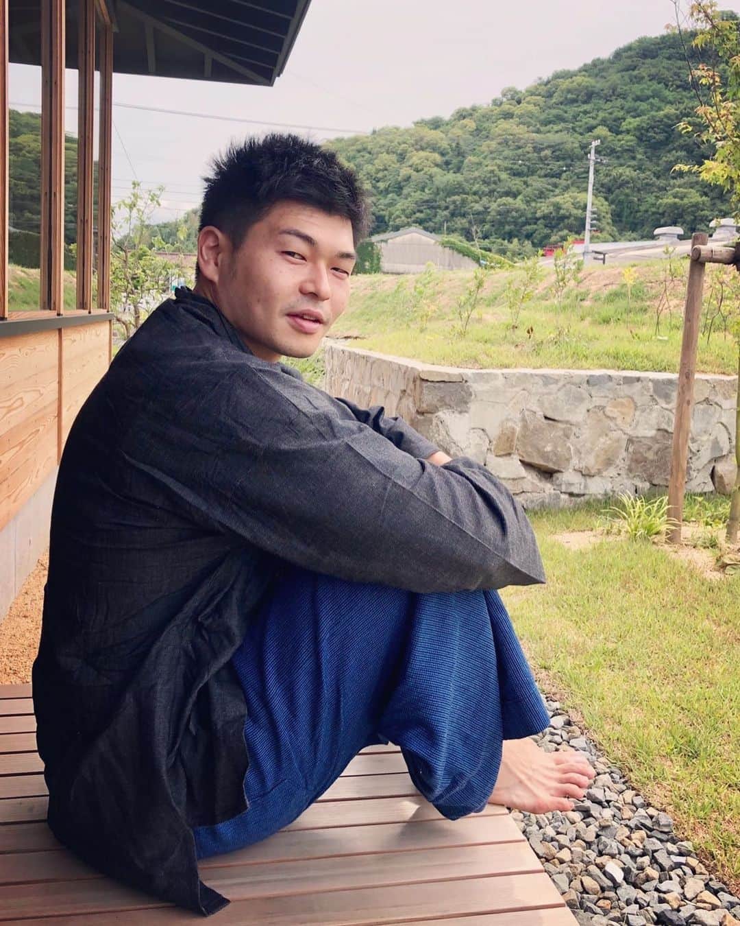 鈴木悠さんのインスタグラム写真 - (鈴木悠Instagram)「友人たちと #香川県 #三豊市 まで香川県内小旅行に行ってきました🚙 寝起きでいつも以上に目が開いてない...👀笑 #全国的にも外出自粛が解除されましたね #引き続き感染拡大防止に十分努めながら #これからはやっとおでかけができますね #着ているのは江戸時代から伝わる香川県の伝統工芸品 #保多織 (#ぼたおり) #肌触りが最高でした #よい週末をお過ごしください」6月20日 23時03分 - yu_suzuki.tenki