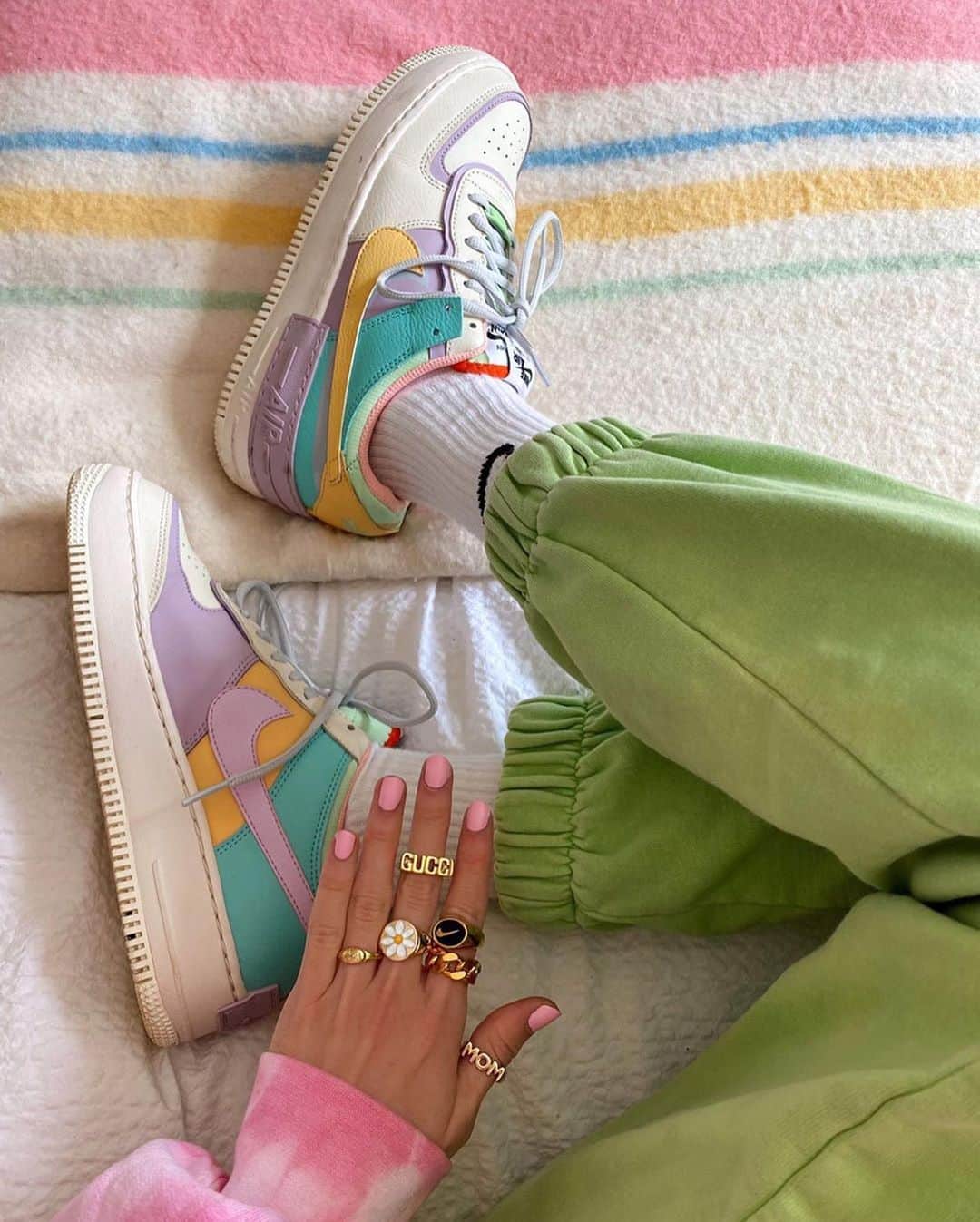 Blonde Saladさんのインスタグラム写真 - (Blonde SaladInstagram)「🌈💕🌸 WHICH IS YOUR FAV? #theblondesalad #nike #airforce #sneakers @oliviabynature」6月20日 23時05分 - theblondesalad