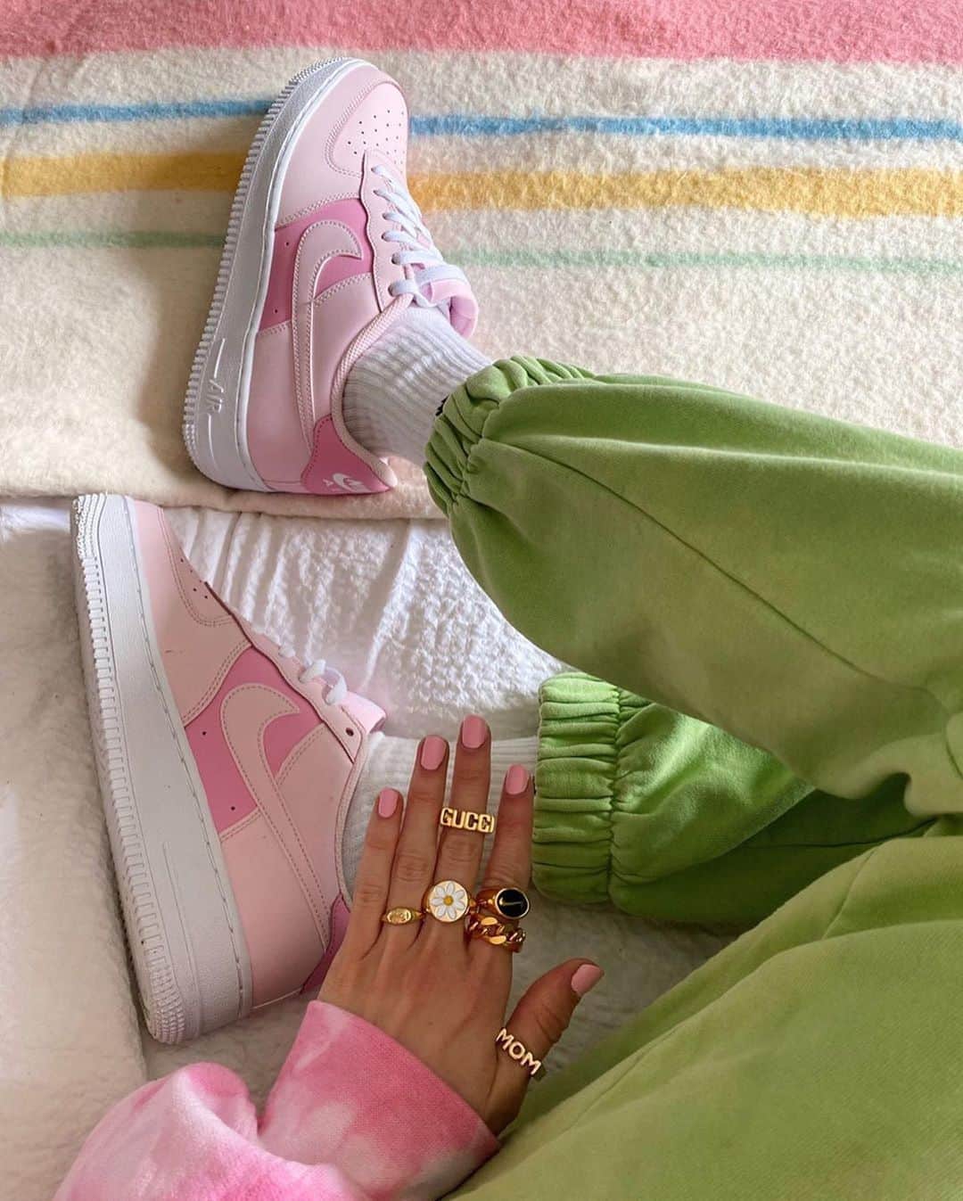 Blonde Saladさんのインスタグラム写真 - (Blonde SaladInstagram)「🌈💕🌸 WHICH IS YOUR FAV? #theblondesalad #nike #airforce #sneakers @oliviabynature」6月20日 23時05分 - theblondesalad