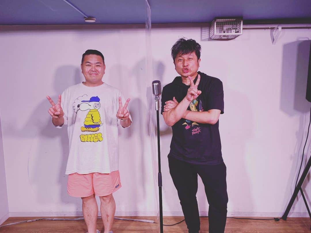 大地洋輔のインスタグラム：「🎙🎙 久々の漫才  楽しかったなー  緊張したなー  見てくれた方々、来てくれた方々本当に ありがとうございました🙇🏻‍♂️ 次はいつ出来るのかなー  #ダイノジ #やついフェス」