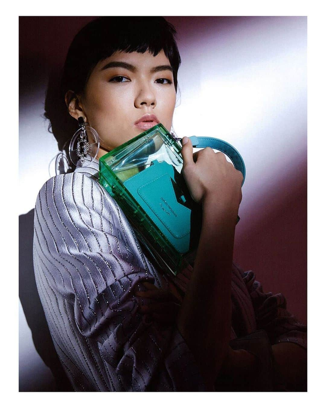 Armani Officialさんのインスタグラム写真 - (Armani OfficialInstagram)「When accessories speak louder than words. Credits: @cosmopolitan_hk」6月20日 23時41分 - emporioarmani