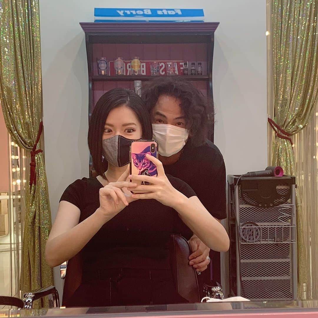 のインスタグラム：「まさかの、美容室半年以上ぶり。 外出自体をそこそこ自粛していたのもありましたが、それにしても髪が伸びてボブより長いくらいになったのでとうとうカットをお願いしました。 いつも通り谷やんにおまかせスタイル！ すっきりさっぱり〜！ #fatsberry #fatsberrychamcham  #谷やん #谷崎隆幸  #この投稿をする事によって #次回ヘアメンテする時に #前回いつヘアメンテしたかを確認しています #記録用」