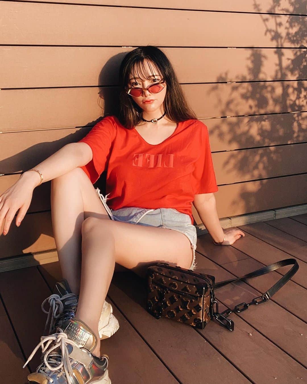 クリスティン・ウェイのインスタグラム：「Stay home fashion day 3 from @valmuer_official #christinewei #cwfashion #fashiongram #valmuer #diorlady」