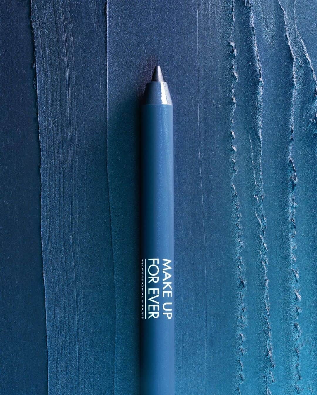MAKE UP FOR EVER OFFICIALさんのインスタグラム写真 - (MAKE UP FOR EVER OFFICIALInstagram)「What would be your favorite water challenge?⁣ ⁣ -⁣ ⁣ #AquaResistColorPencil in 7 Turquoise⁣ #AquaResist  #LiveIntensely⁣ #makeupforever」6月21日 0時02分 - makeupforever