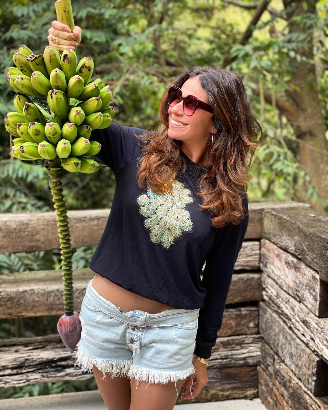 Giovanna Antonelliのインスタグラム：「Meu presente nessa manhã de sábado!! A natureza 💚realmente.... #domeupé #bananasorgânicas」