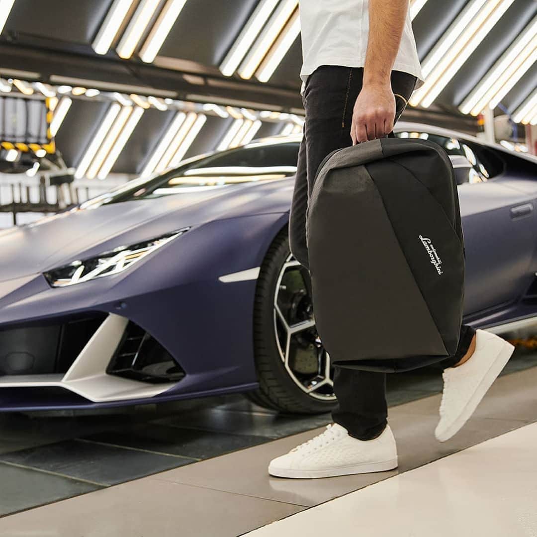 ランボルギーニのインスタグラム：「Certain things - like Automobili Lamborghini's multi-pocket backpack - make sure that you stand out. This practical and lightweight accessory is the perfect addition to your list of must-haves. Check it out.  #Lamborghini #LamborghiniStyle」