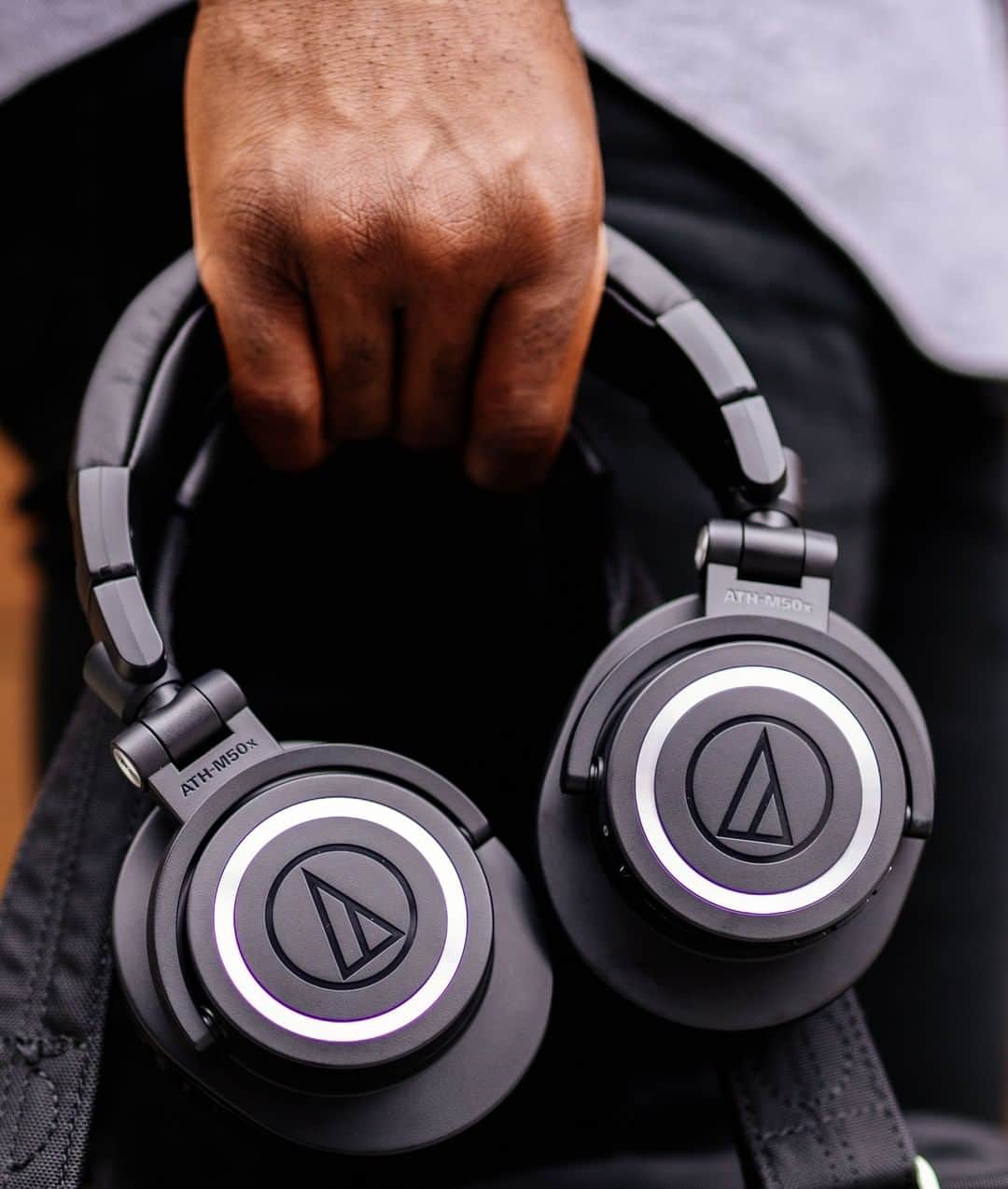 Audio-Technica USAさんのインスタグラム写真 - (Audio-Technica USAInstagram)「Enjoy great sound without wires getting in the way with our ATH-M50xBT wireless headphones. Learn more in the link in our bio!⁠ .⁠ .⁠ .⁠ #AudioTechnica #ATHM50xBT #M50xBT #Headphones #Wireless #WirelessHeadphones #Music #MusicGear」6月21日 1時01分 - audiotechnicausa