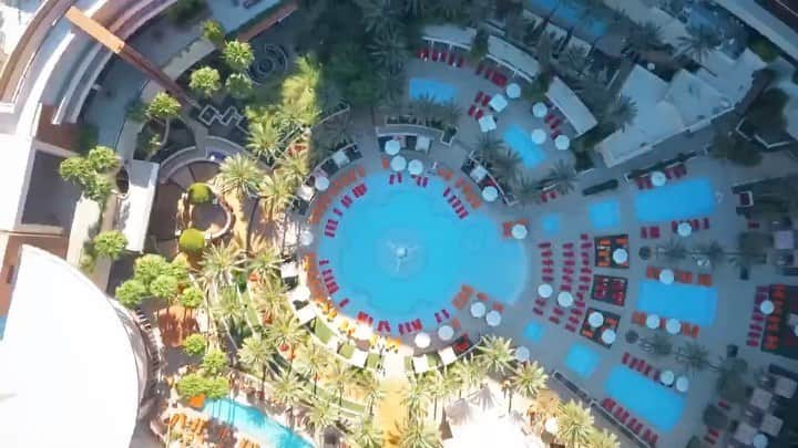 Palms Casino Resortのインスタグラム：「Weekend Vibes at our sister property @redrockcasino . . . . . . #redcasino #palmslv #gamble #pool #poolside #vegas #fun #drone #drinks #food #party」