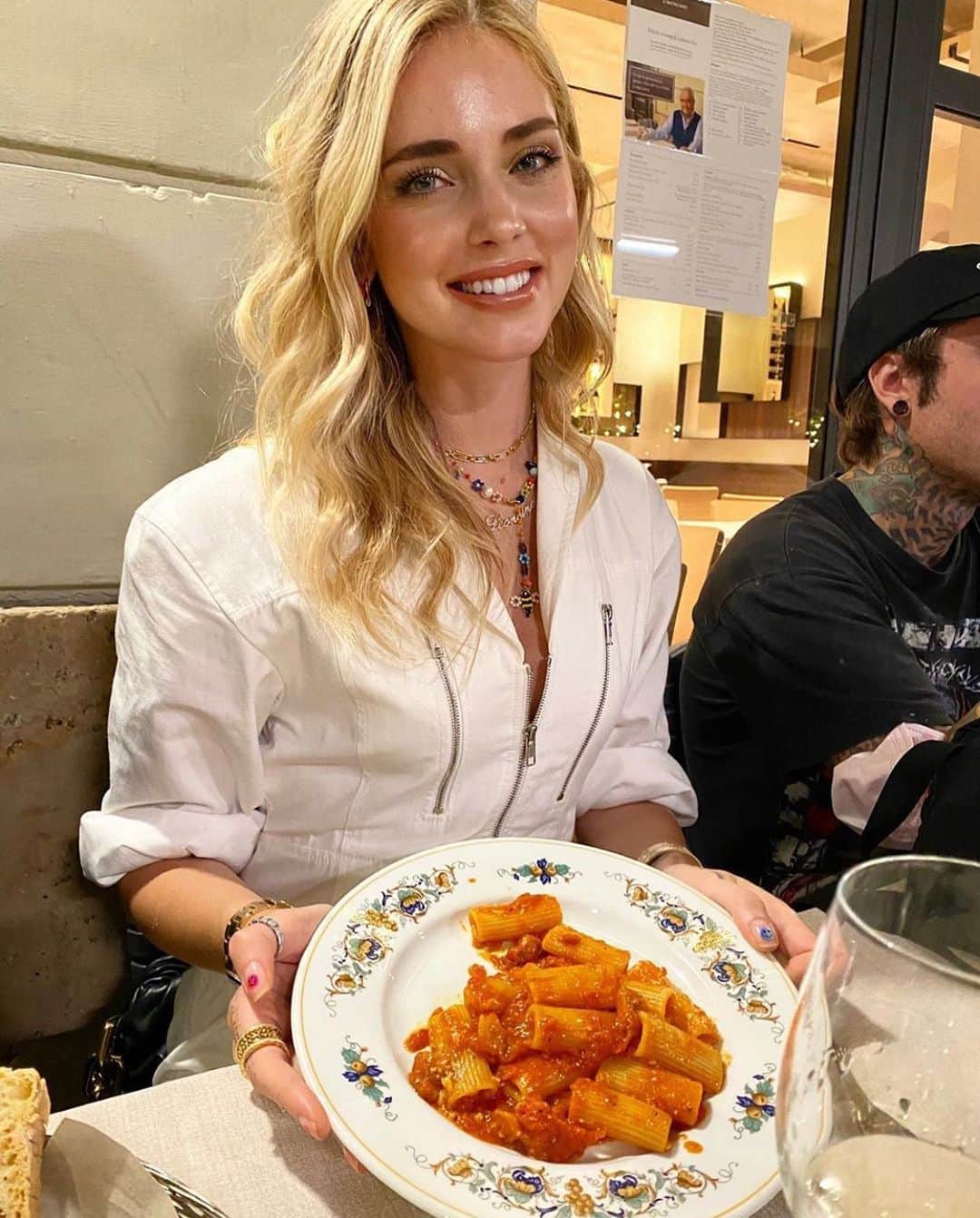 Blonde Saladさんのインスタグラム写真 - (Blonde SaladInstagram)「THERE’S NO ITALY WITHOUT PASTA NIGHT 🍝 #theblondesalad #mood #weekend #chiaraferragni #italy」6月21日 2時01分 - theblondesalad