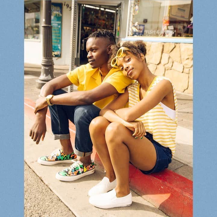 シービーズのインスタグラム：「Happy Summer Solstice! Enjoy 30% off all footwear today only ☀️⁣ ⁣⁣ ⁣#letsgetcasual⁣ ⁣#showupinSeaVees」