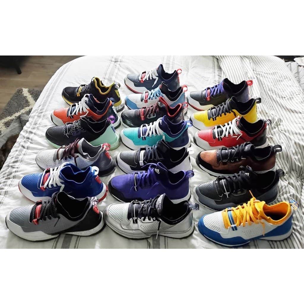 デイミアン・リラードのインスタグラム：「6 signature shoes in and @ka_ma_chi has continued to be one of my biggest supporters. He has a bunch of PEs and customs in his collection. What’s your favorite year of the Dames? @adidashoops #FreeToCreate #YKWTII ⌚️」