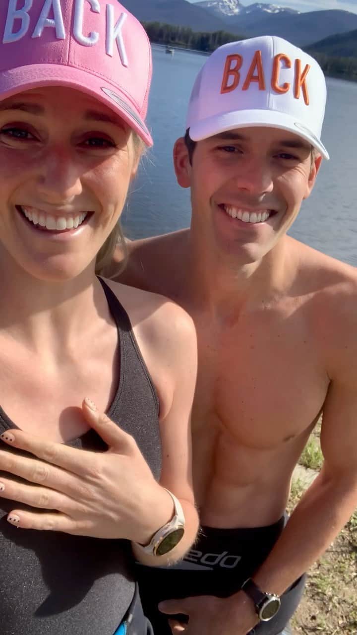 メリッサ・フランクリンのインスタグラム：「Hi guys! The video says it all but Hayes and I are so excited to announce our new online store @swimswag.store!!! We are launching this upcoming TUESDAY so head on over, like our page, and keep an eye out for some amazing giveaways we’ll be having!! We are so excited to be donating part of the proceeds of EVERY hat sold to the USA Swimming Foundation, and are forever so proud to be a part of this swimming family!! Love you guys!!」