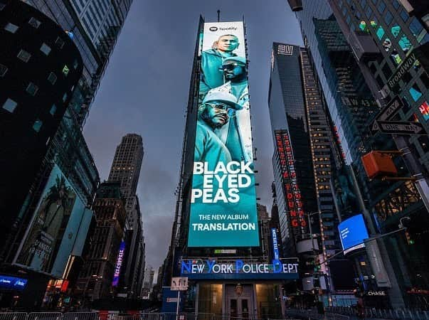 ウィル・アイ・アムさんのインスタグラム写真 - (ウィル・アイ・アムInstagram)「Out of all the place we could have had a @Spotify billboard...our billboard is on top of the @nypd sign...this image tells me the police departments around America need to understand people more...law enforcement needs to have more patience with the community...#UNDERSTANDING and #PATIENCE is the art of #TRANSLATION」6月21日 3時05分 - iamwill