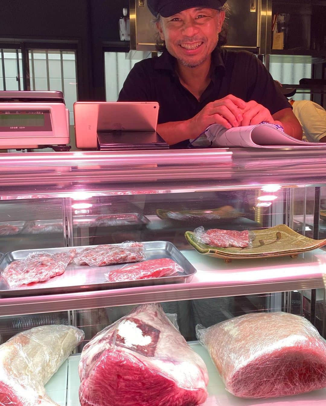 渡辺真起子さんのインスタグラム写真 - (渡辺真起子Instagram)「しげちゃんが、 お肉屋さんになりました。 #eskomeat」6月21日 3時23分 - watanabe_makiko