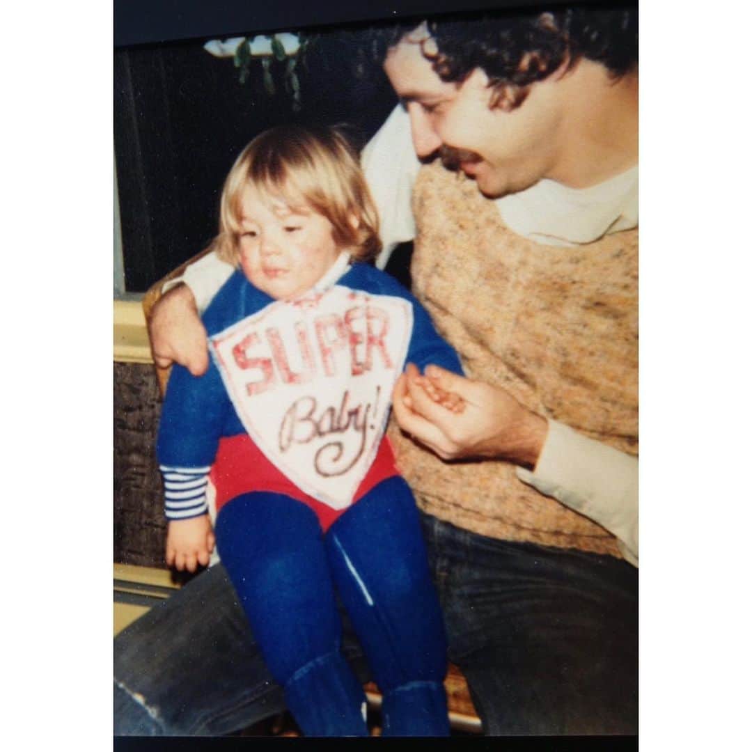 エリン・アンドリューズのインスタグラム：「I love being able to celebrate you today, but I’m struggling with not being with you.  Dad, I’m so proud of how you’ve fought back during such a crappy year. Once again, you’ve been my inspiration. My best friend. My everything. I can’t wait to get back to our old lives, visit you, hold you tight, and tell how much I love you. Happy Father’s Day Clarkie @steveandrewswfla」