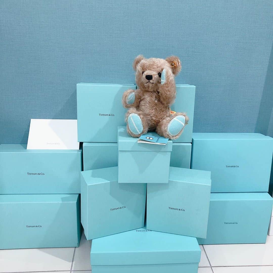 藤川沙弥さんのインスタグラム写真 - (藤川沙弥Instagram)「💙ʙᴇᴀᴜᴛʏ sᴘᴏᴛ🦋﻿ ﻿ 美容に詳しいかれんちゃんが﻿ オススメしてくれたサロンへ💙﻿ お店がめちゃくちゃ可愛い😍💙﻿ ﻿ 身体のハイフを探してて﻿ 夏に向けて気になる二の腕を‼︎﻿ なかなか落ちない憎き二の腕のもたつき。﻿ 個人差があるみたいだけど﻿ 今回初めの1回で、たるみが無くなった‼️﻿ 私はきちんと効果ありました！！🥺🙌🏻﻿ ﻿ 頑張って通って無駄肉おサラバしたい😭👋🏻﻿ 最近は、時間を有効に﻿ プロに頼る美容時間も🙆🏻‍♀️﻿ 結果が分かると、より頑張って通える‼️﻿ ﻿ 私のインスタ見たと伝えてもらうと﻿ 全メニュー10%OFFに割引🎟﻿ してもらえるみたいなのでお得に使ってね❤️﻿ ﻿ ﻿ ﻿ #明日に間に合うダイエット#リフトアップ #バストアップ  #膣トレ #膣引き締め #膣ケア#部分痩せ#ダイエット#見た目-5センチ#ザヴィーナス168#ハイクオリティエステ#切らない脂肪吸引」6月21日 14時28分 - s_a_y_a_p_i