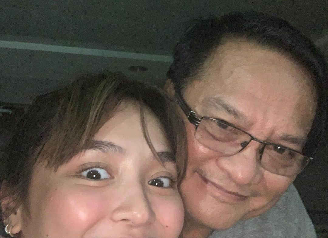 Kathryn Bernardoさんのインスタグラム写真 - (Kathryn BernardoInstagram)「Felt kinda emotional last night as I was browsing through old photos of my papa. 😅 Time really flies and now it's slowly sinking in. Growing up, I've seen all versions of him—from having tight to sagging skin, from having thick black hair to white and thin, from always running to taking his time walking, from being the strictest to becoming the chillest one in our family, from being the last one to go to bed to being the first. Everything happens so fast! Cherish every moment and love your parents because time is something we can never take back.🥺 Happy happy father’s day to my ever so simple papa! I still have so many dreams for us papa! I promise to make them happen. We love and miss you!🥰🕺#teddyBEARnardo」6月21日 14時28分 - bernardokath