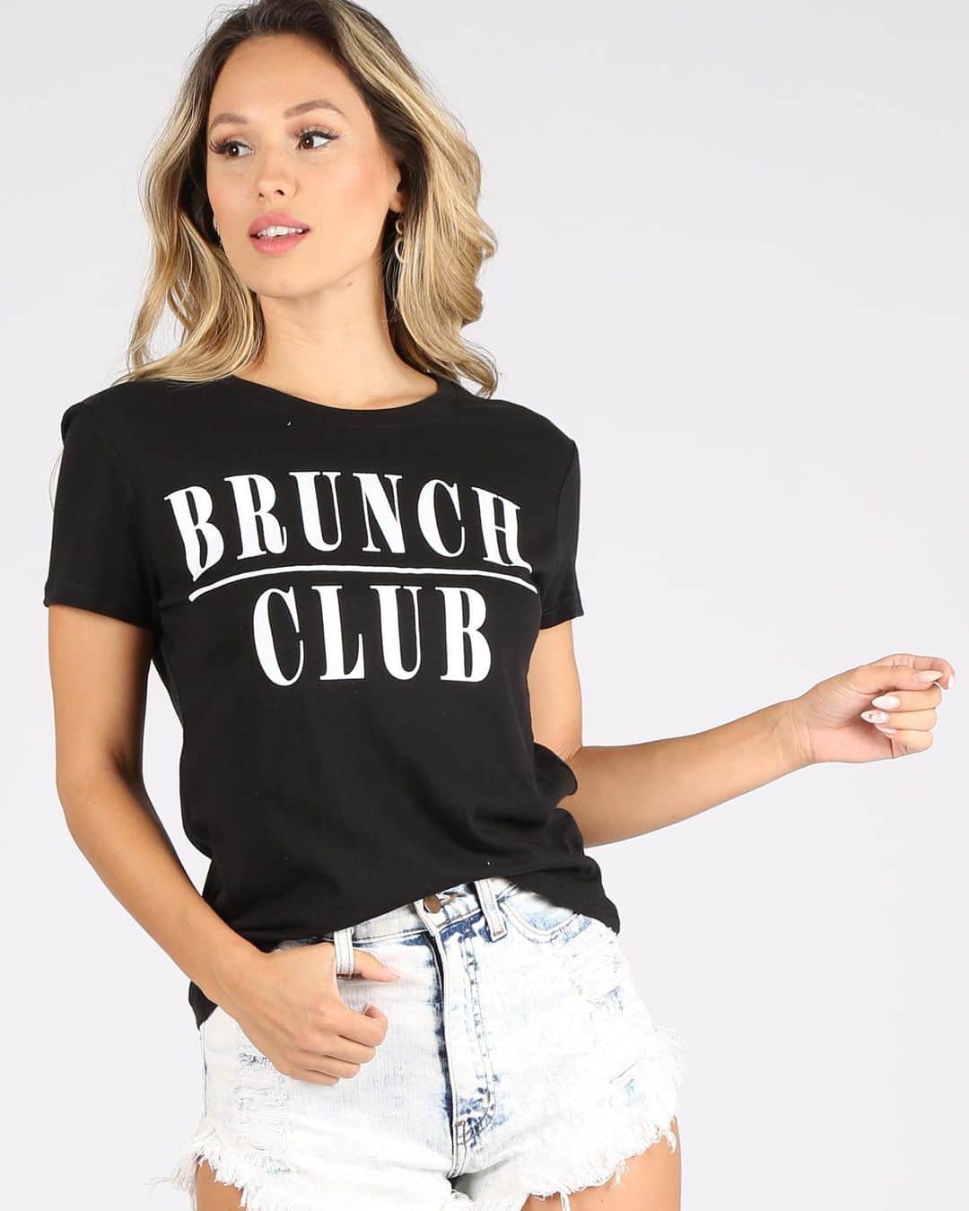 プリンス ピーターのインスタグラム：「Who else is ready for the brunch club tomorrow morning!? #sundayfunday. . . . . . . . . . . . . . . . .  #wholesale #ootd #graphictees #stylewild #fashioninsta #createcultivate #fashiongram #fashioninspo #boutiqueshopping #boutiqueclothing #trending #wholesaleclothing #styletrends」